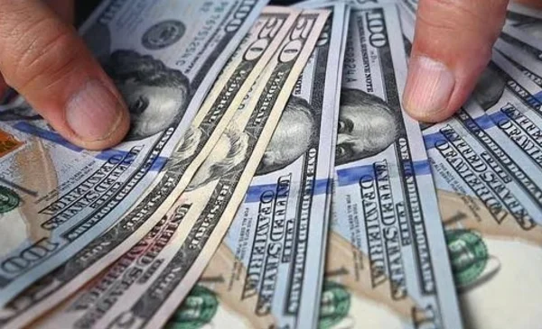 El BCB inicia en octubre el reembolso de depósitos en dólares
