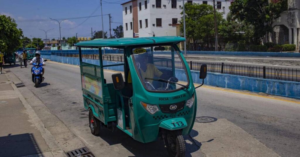 Triciclos eléctricos: una solución innovadora ante la acumulación de basura en La Habana