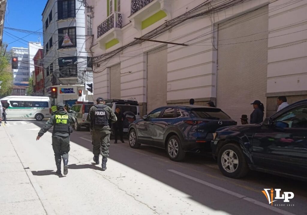 La Policía de Oruro refuerza la seguridad judicial tras detención de exfiscal
