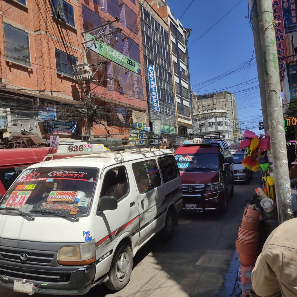 Acceso a crédito productivo para choferes del transporte público en El Alto
