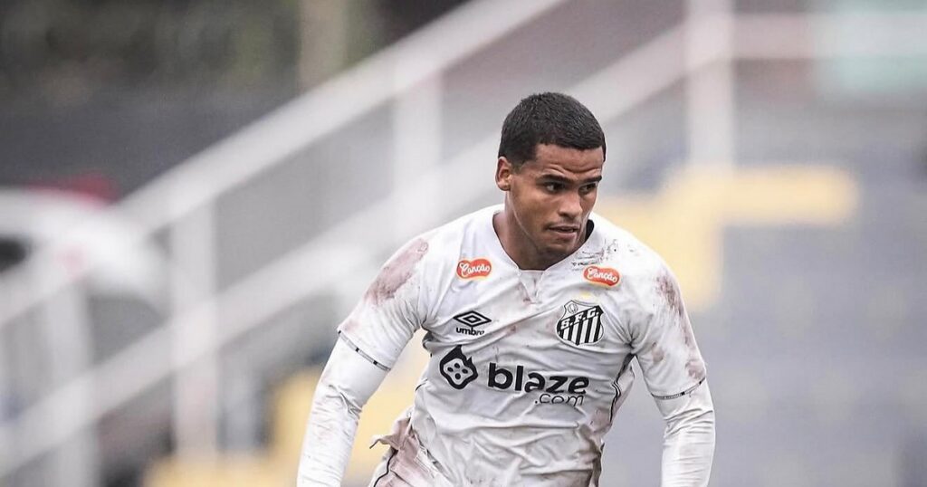 Enzo Monteiro regresa al Santos tras su paso por Corea del Sur