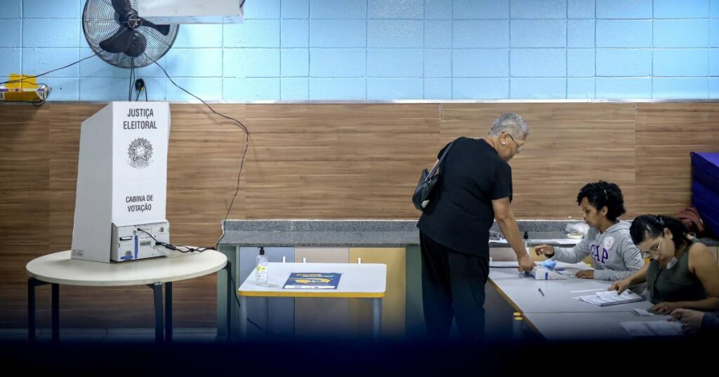 Se amplía el horario de votación en Brasil tras incidentes en las elecciones