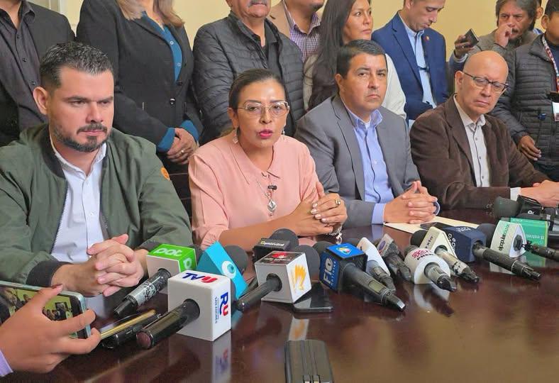Unidad designa nuevos líderes en el Senado y se prepara para alianzas