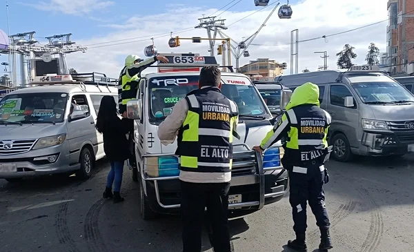 El Alto: Agredidos más de 10 guardias durante controles de transporte público