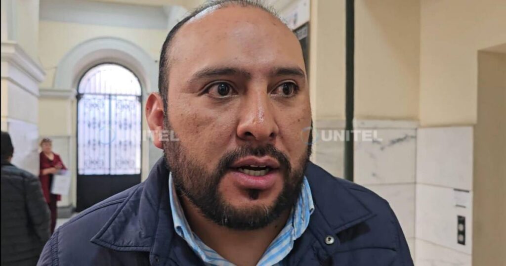 Roberto Ríos se presenta ante la justicia por el caso de la plaza Murillo