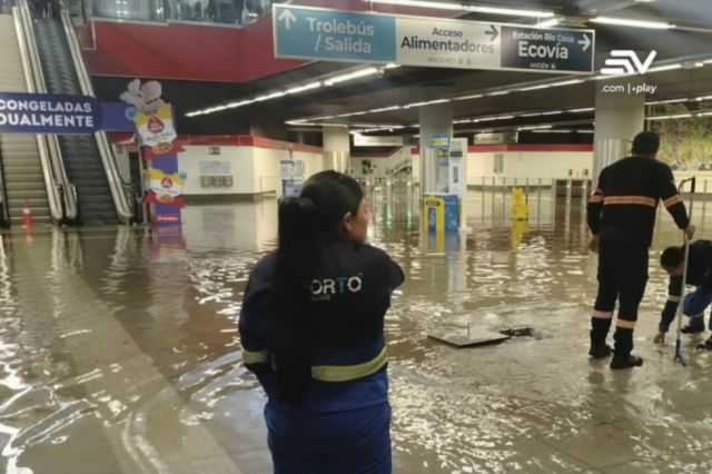 Inundaciones en Quito tras intensas lluvias