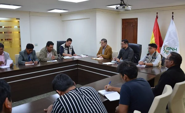 ANH y la Federación de Choferes de El Alto establecen nuevos lineamientos sobre el consumo de gasolina