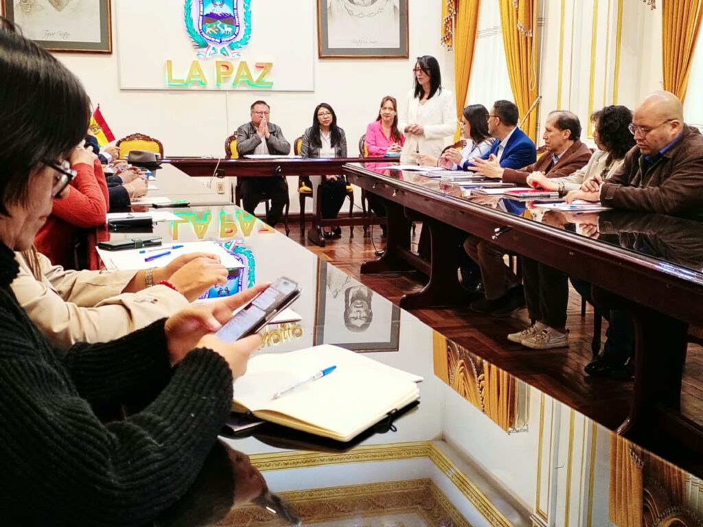La Gobernación de La Paz impulsa pasantías con 22 universidades