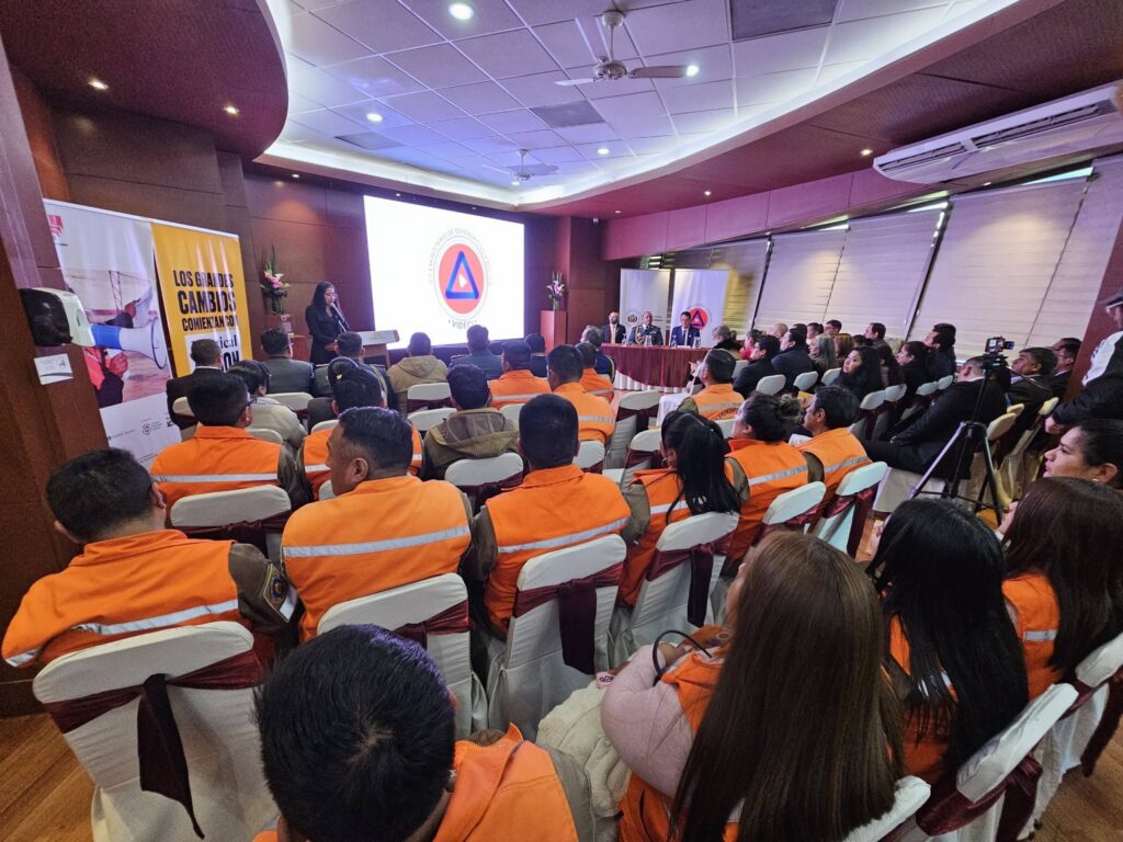Defensa Civil renueva su imagen y refuerza la formación en gestión de riesgos