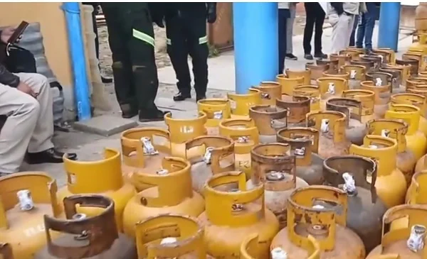 Intervienen 250 garrafas de GLP en El Alto y detienen a dos individuos
