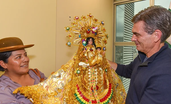 El presidente Paz y la alcaldesa de Copacabana analizan proyectos clave para el municipio
