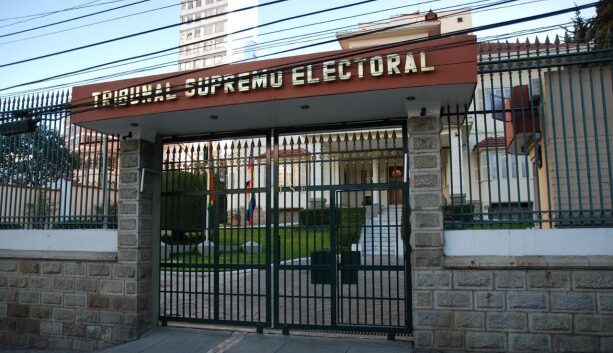 TSE evalúa solicitud para habilitar un nuevo senador suplente en lugar de Nilton Condori