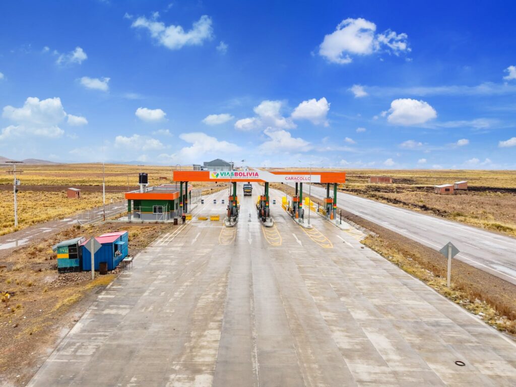 Inauguran nueva imagen de la estación de peaje de Caracollo y anuncian sistema de Telepeaje