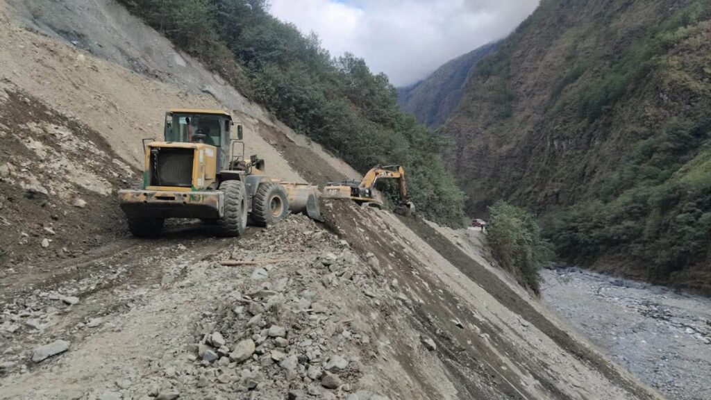 La ABC intensifica trabajos preventivos en la ruta Unduavi-Chulumani ante la llegada de lluvias