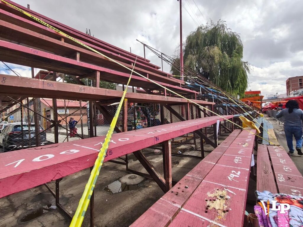 Preparativos para las graderías del Carnaval 2027 en Oruro