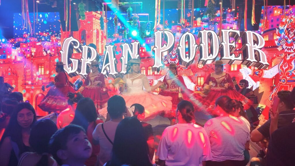 La Paz se destaca en la Expocruz 2026 con su stand cultural