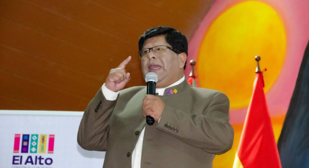 Alcalde Roca anuncia la creación de un Prado universitario y el cierre de bares en El Alto