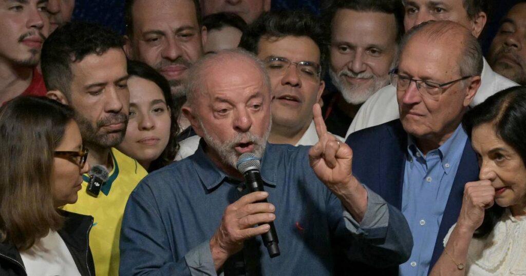 Lula propone regular redes sociales y desarrollar IA brasileña