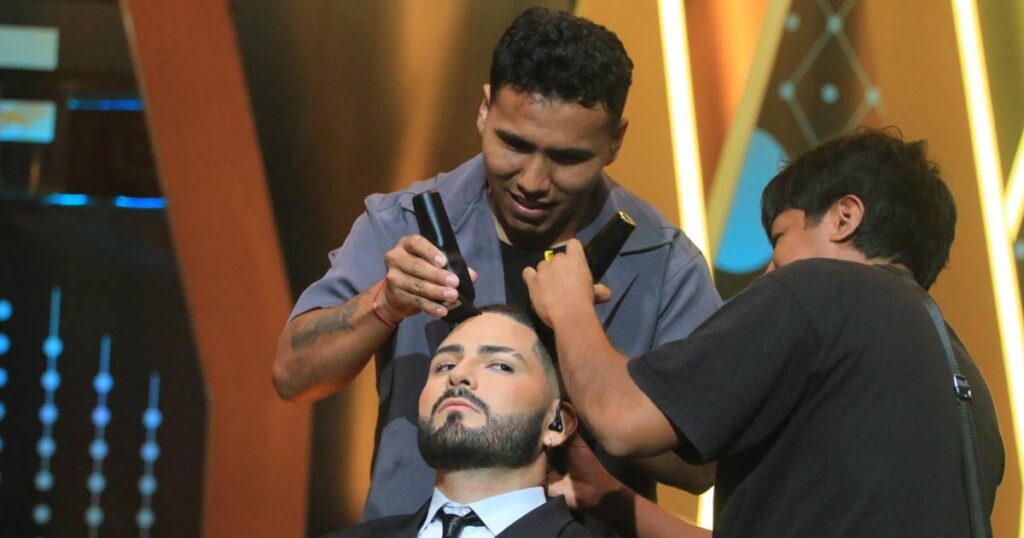 Impactante transformación de Maluma en la gala de versus