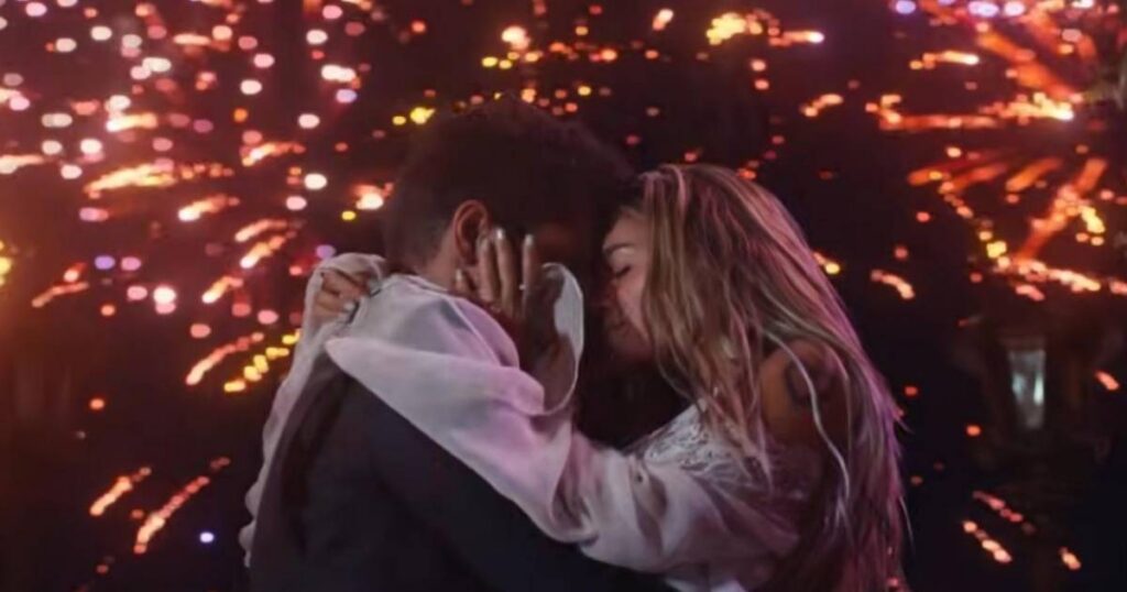 Bruno Mars y Karol G lanzan el pegajoso tema ‘Dance With Me’