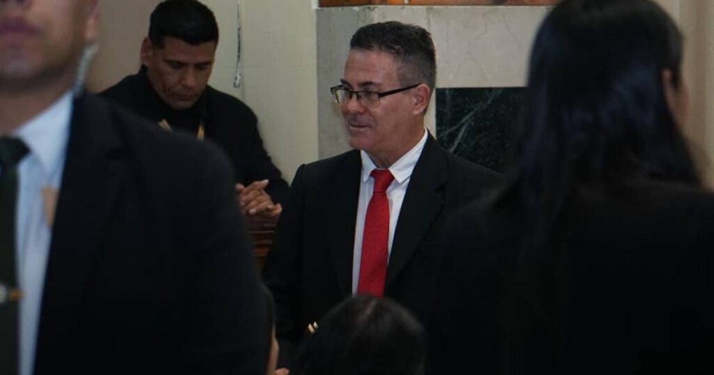 Nuevo fiscal general promete transparencia y combate a la corrupción