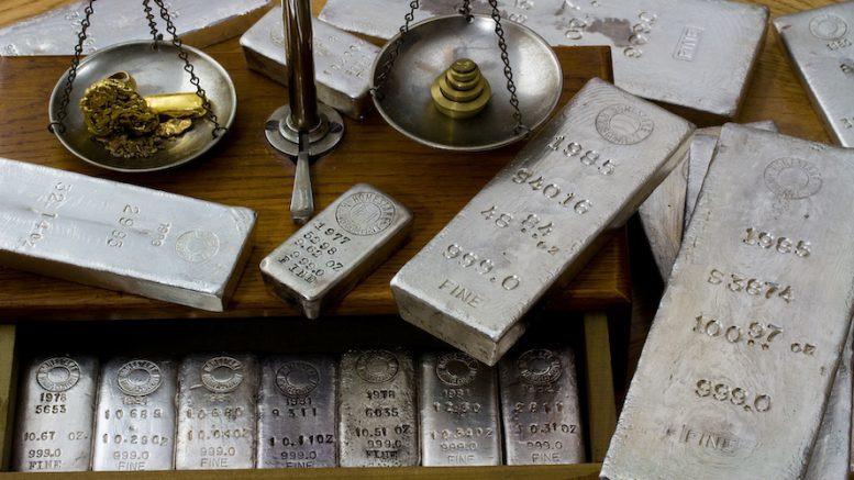 Proyección de exceso de oferta de plata para 2027