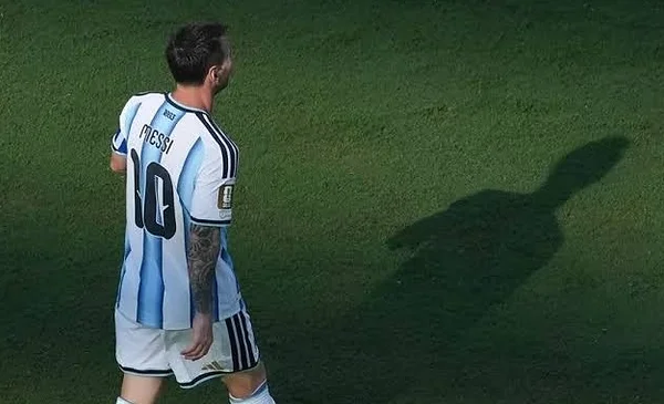 Lionel Messi ya está en Argentina para su emotivo adiós