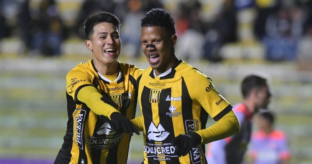 The Strongest asegura su paso a cuartos de final tras vencer a FC Universitario